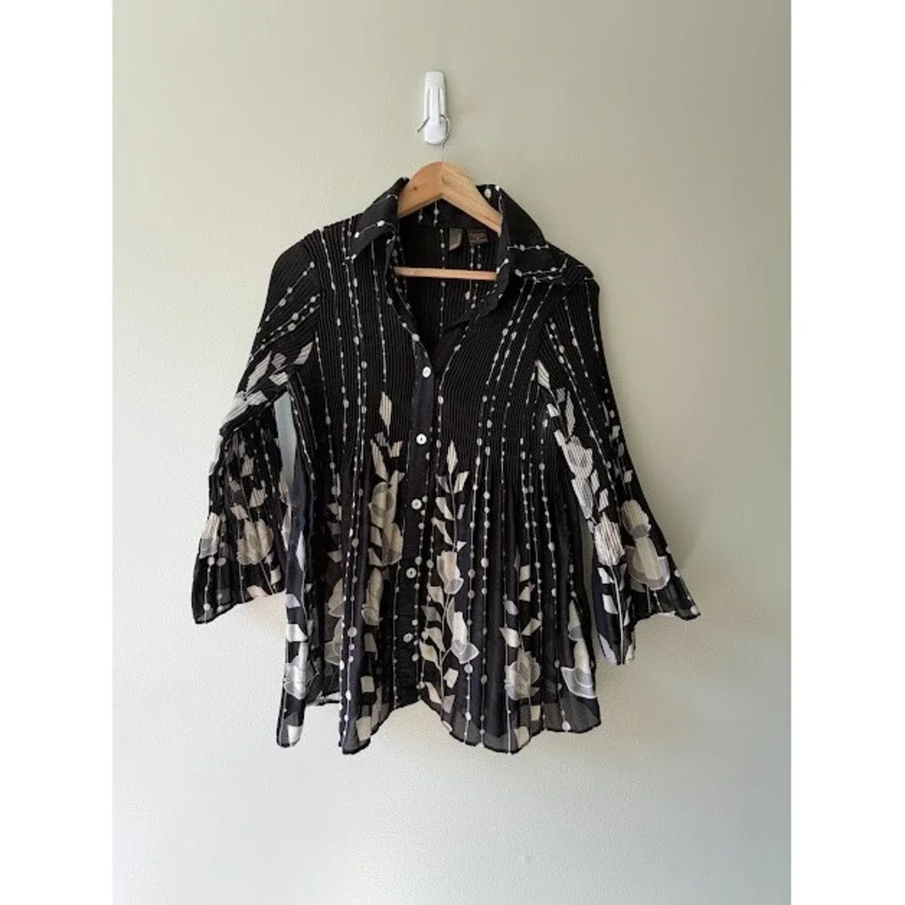 Pleated Serenade Blouse Womens 1X Black Floral Button Up Bell Sleeve Top - Picture 8 of 8